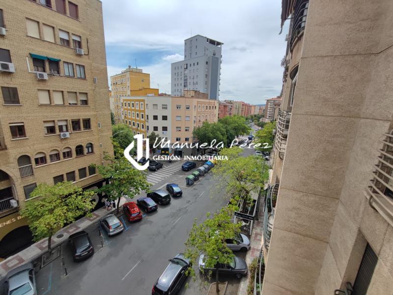 Piso de estudiantes en Avenida de Portugal, Cáceres