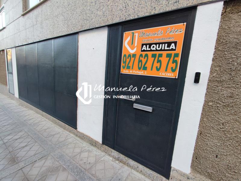 Alquiler de 22 Trasteros en Calle Lima, zona el Perú, Cáceres 2
