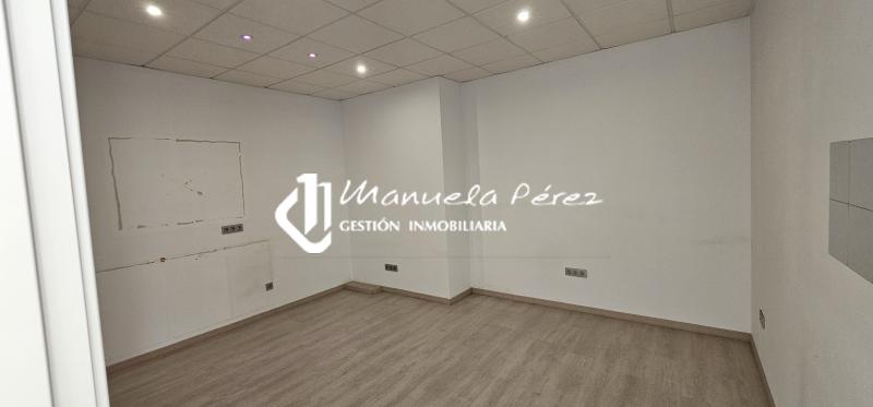 Alquiler de local en Calle Londres. Cáceres 8