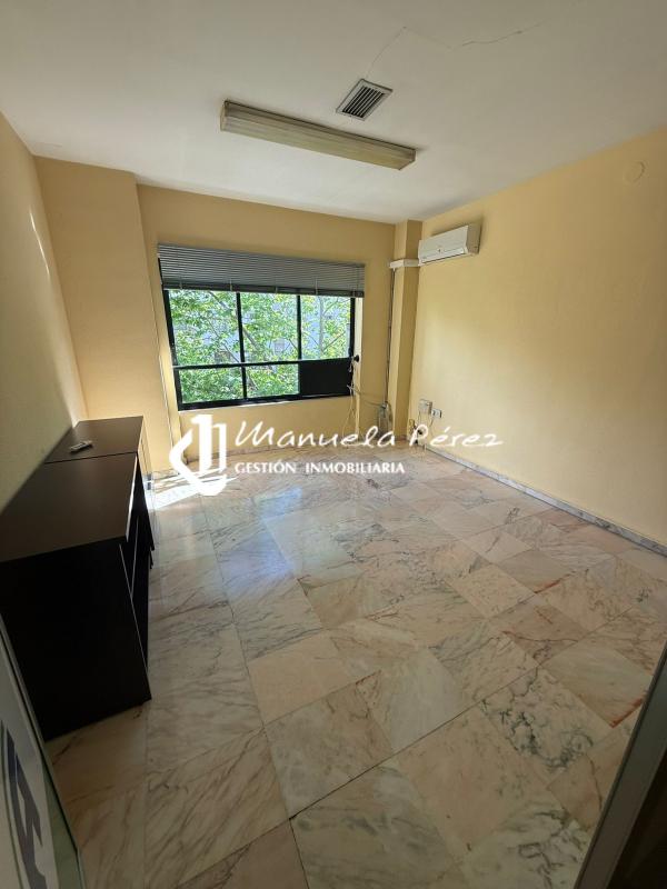 Alquiler de oficina en Avenida Virgen de la Montaña. Cáceres 2