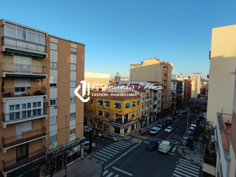 Alquiler de piso 2 habitaciones libres. Calle Argentina. Cáceres 15