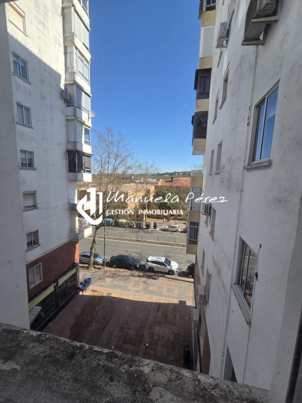 Alquiler de piso en Avenida de Cervantes. Cáceres