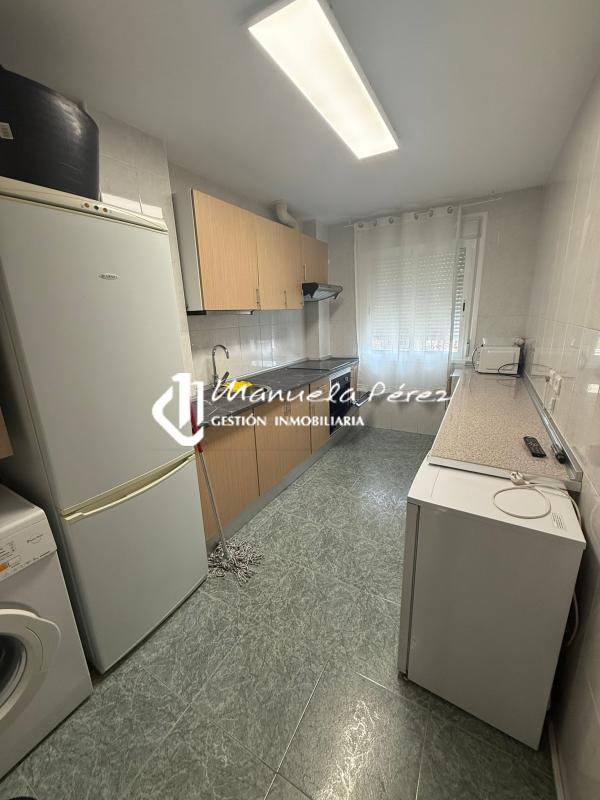 Alquiler de piso en  Calle Marqués De Oquendo ( plaza Italia), Cáceres 2