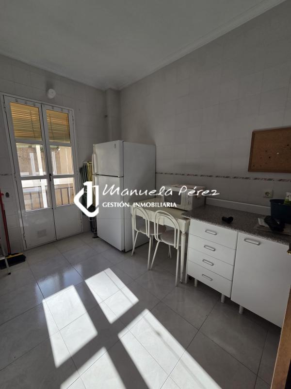 Alquiler de vivienda en  Calle Roso de Luna,  Cáceres 2