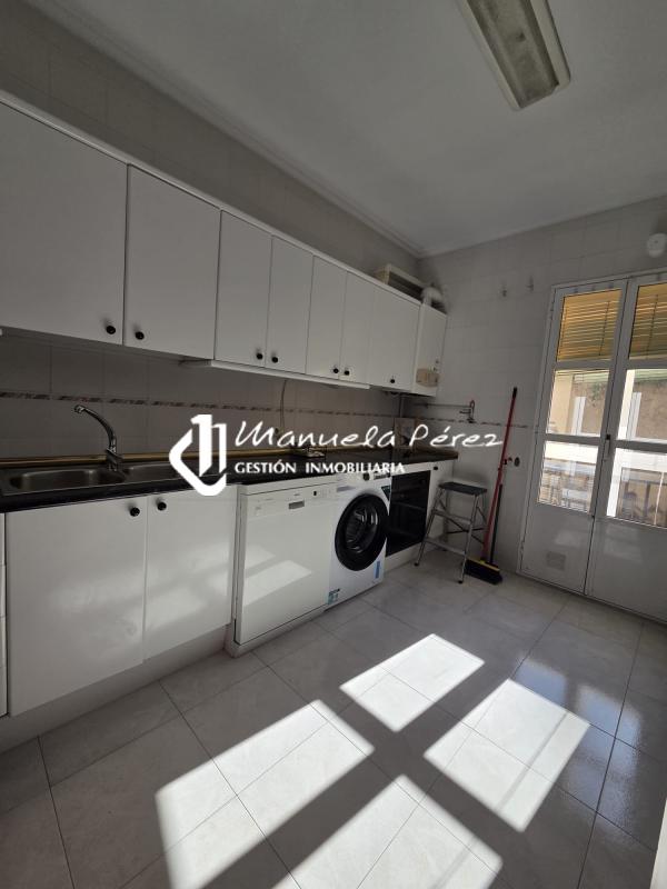 Alquiler de vivienda en  Calle Roso de Luna,  Cáceres 3