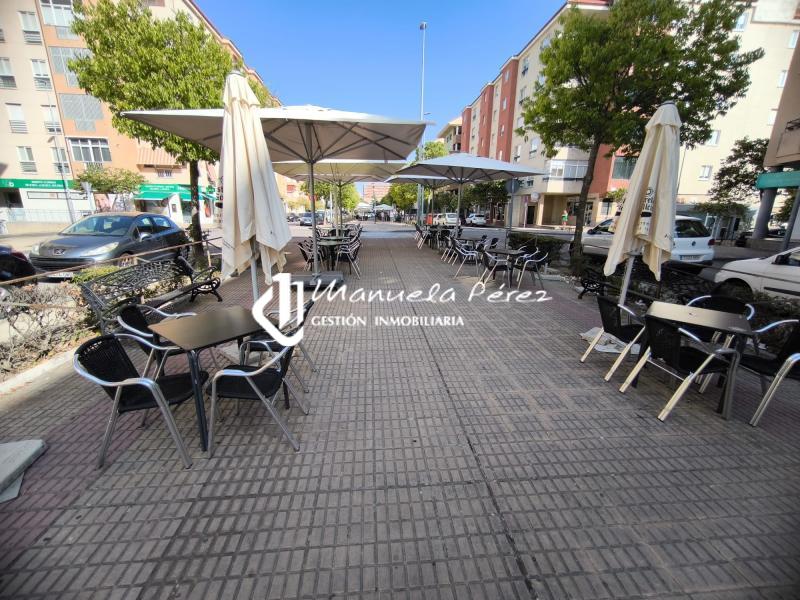 Traspaso por jubilación de negocio en Calle Amberes, Cáceres 12