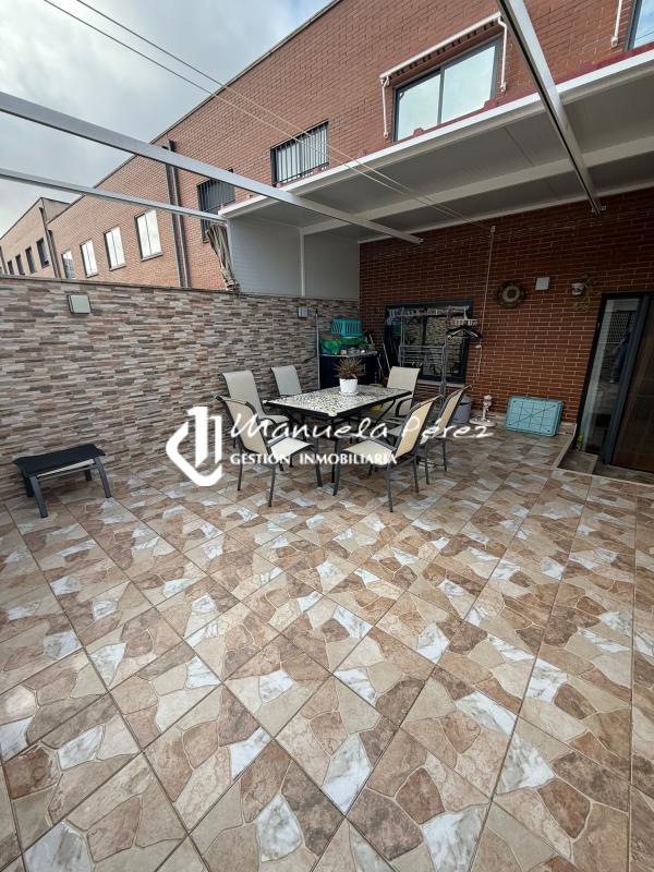Venta de Adosado en Casa Plata. Cáceres 17