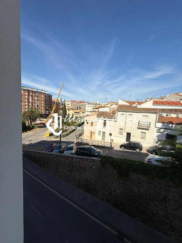 Venta de apartamento en Calle Miralrío. Cáceres