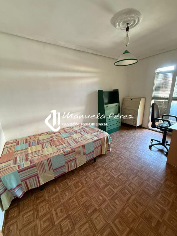 Venta de apartamento en Calle Miralrío. Cáceres 11