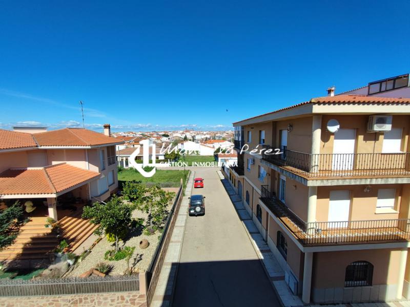 Venta de bloque de pisos en estructura en Arroyo de la Luz 3