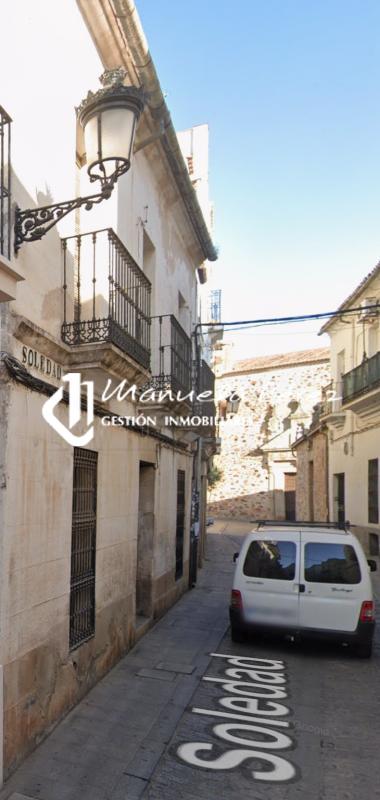 Venta de Casa en Calle Soledad. Cáceres