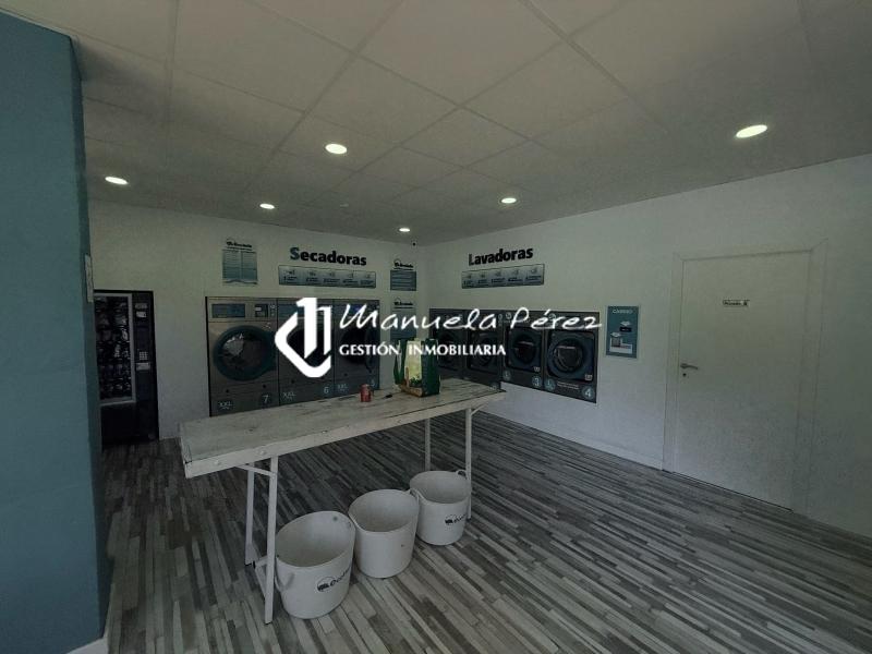 Venta de local comercial en Av. De Extremadura. Cáceres. 2