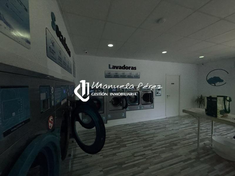 Venta de local comercial en Av. De Extremadura. Cáceres. 4