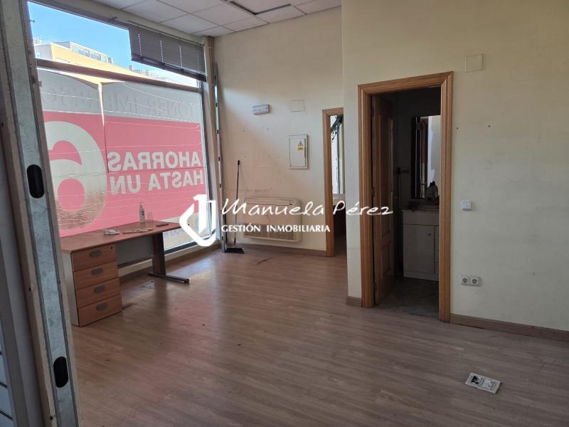 Venta de local en Avenida Virgen de Guadalupe 8