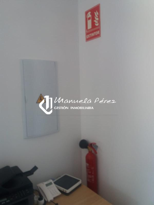 Venta de local en Calle Juan Ramón Jiménez. Cáceres 9