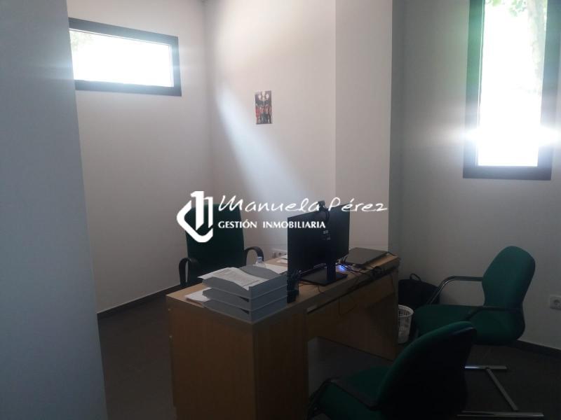 Venta de local en Calle Juan Ramón Jiménez. Cáceres 3