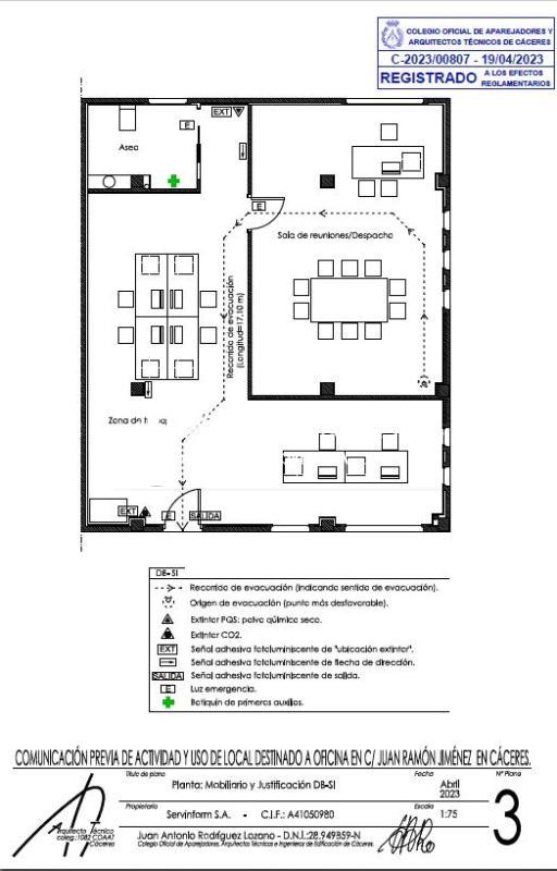 Venta de local en Calle Juan Ramón Jiménez. Cáceres