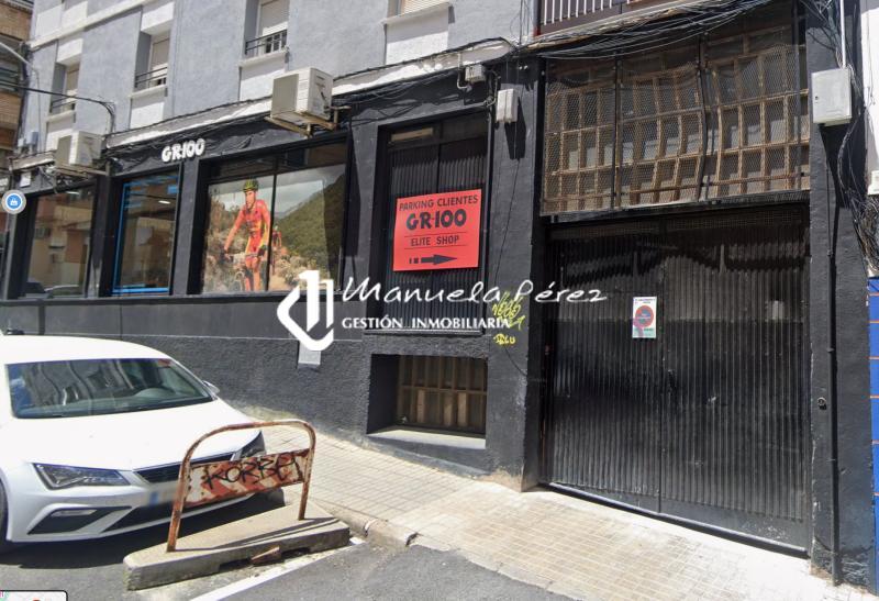 Venta de local en Calle Málaga. Cáceres