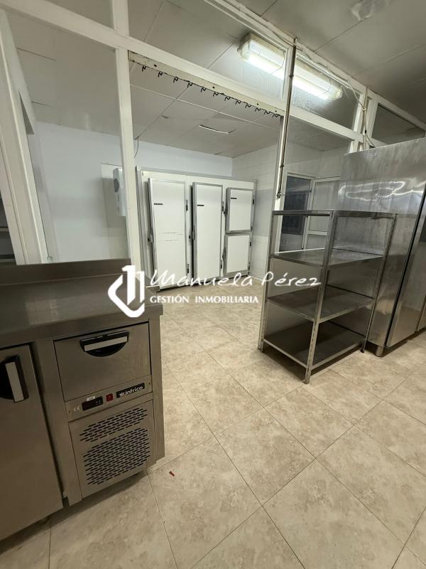 Venta de Nave en Calle Esquiladores. Capellanías. Cáceres 8