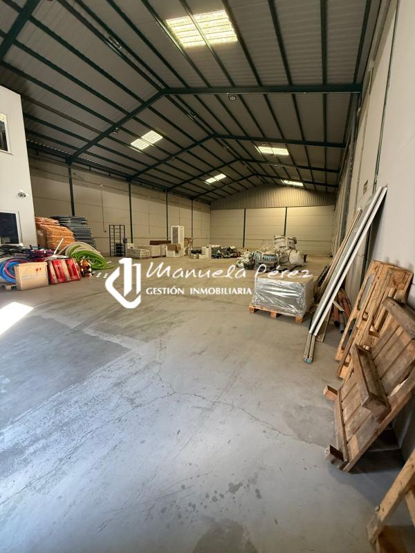 Venta de Nave en calle Hojalateros. Capellanías. Cáceres 2