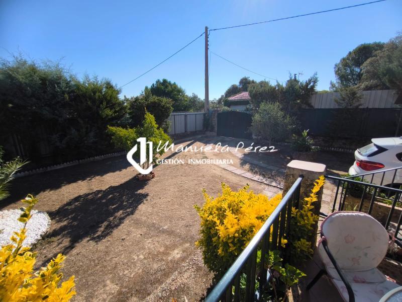 Venta de Parcela con Casa de Campo en la Cola del Pantano de Valdesalor 9