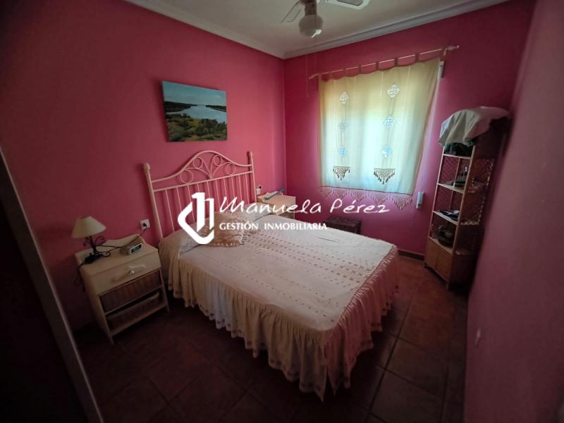 Venta de Parcela con Casa de Campo en la Cola del Pantano de Valdesalor 21