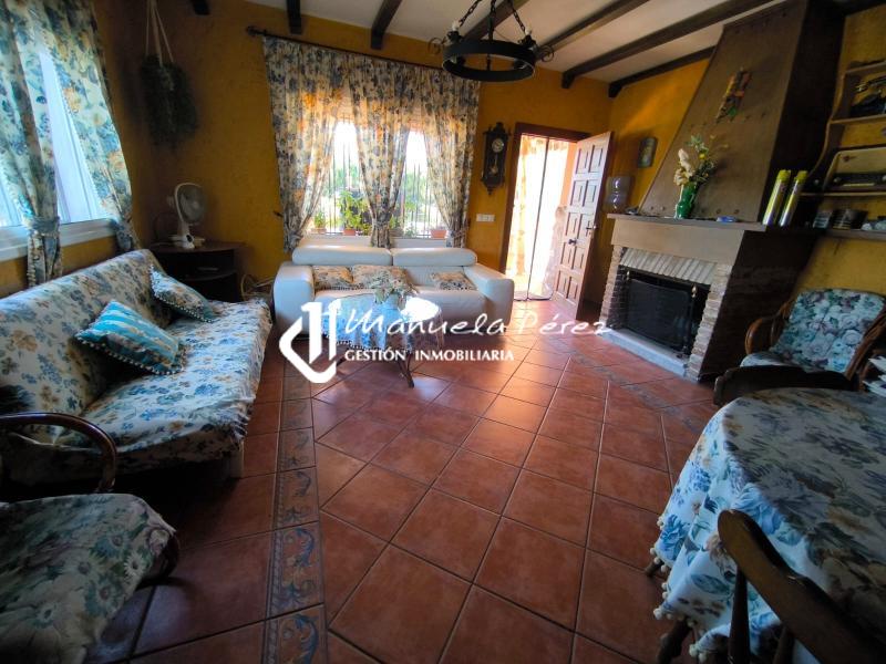 Venta de Parcela con Casa de Campo en la Cola del Pantano de Valdesalor 14