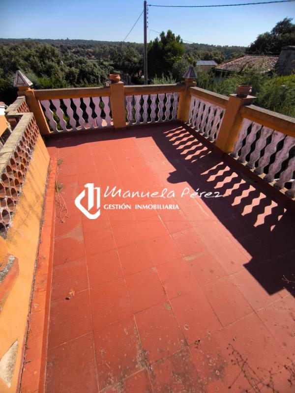 Venta de Parcela con Casa de Campo en la Cola del Pantano de Valdesalor 30