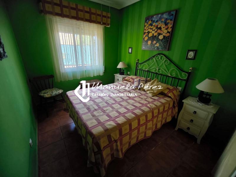 Venta de Parcela con Casa de Campo en la Cola del Pantano de Valdesalor 26