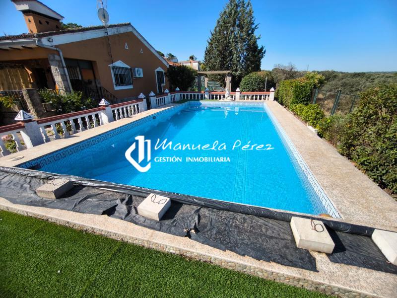 Venta de Parcela con Casa de Campo en la Cola del Pantano de Valdesalor 2