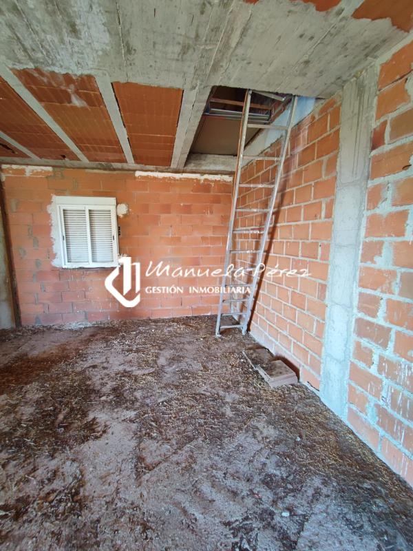 Venta de Parcela con construcción en Sierra de Fuentes 12