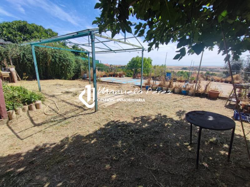 Venta de Parcela con construcciones en Sierra de Fuentes 6