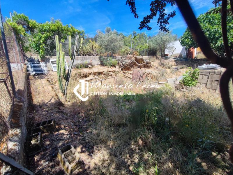 Venta de Parcela con construcciones en Sierra de Fuentes 13