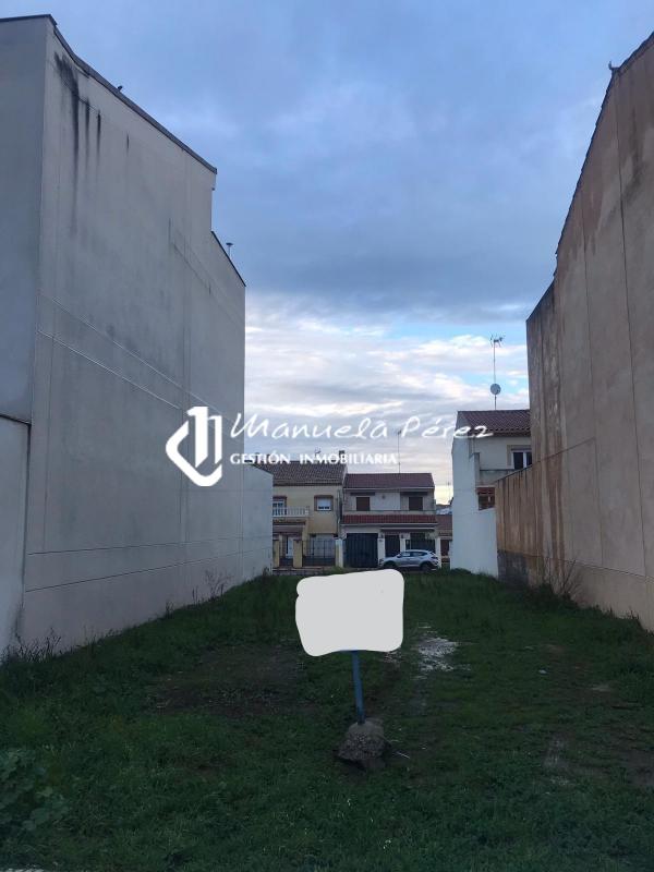 Venta de Parcela en Calle La República, Cáceres 2