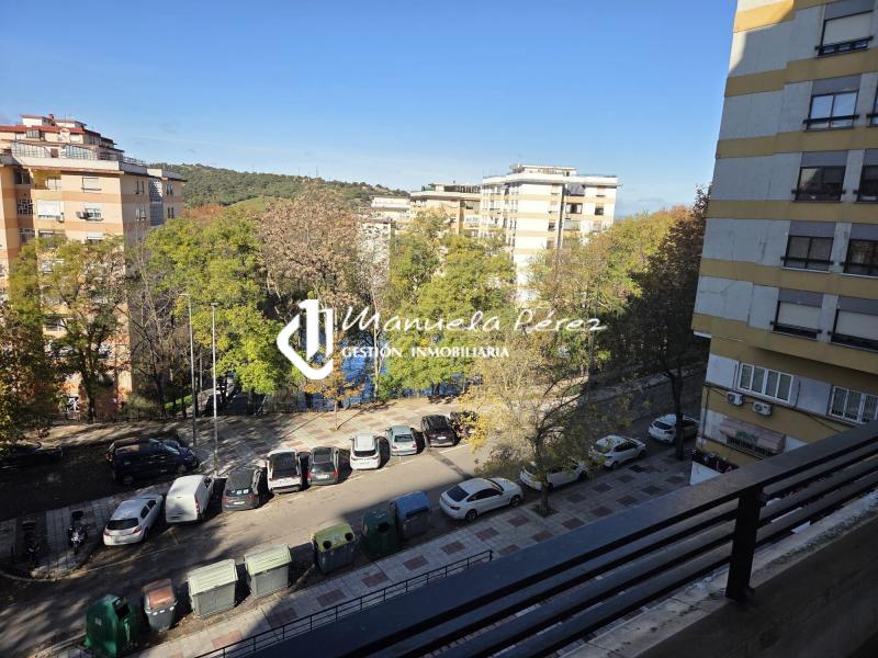 Venta de piso en Av. Hernán Cortés,  (Cáceres)