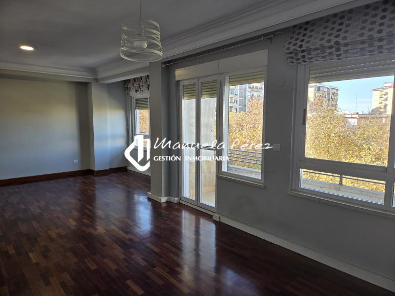 Venta de piso en Av. Hernán Cortés,  (Cáceres) 3