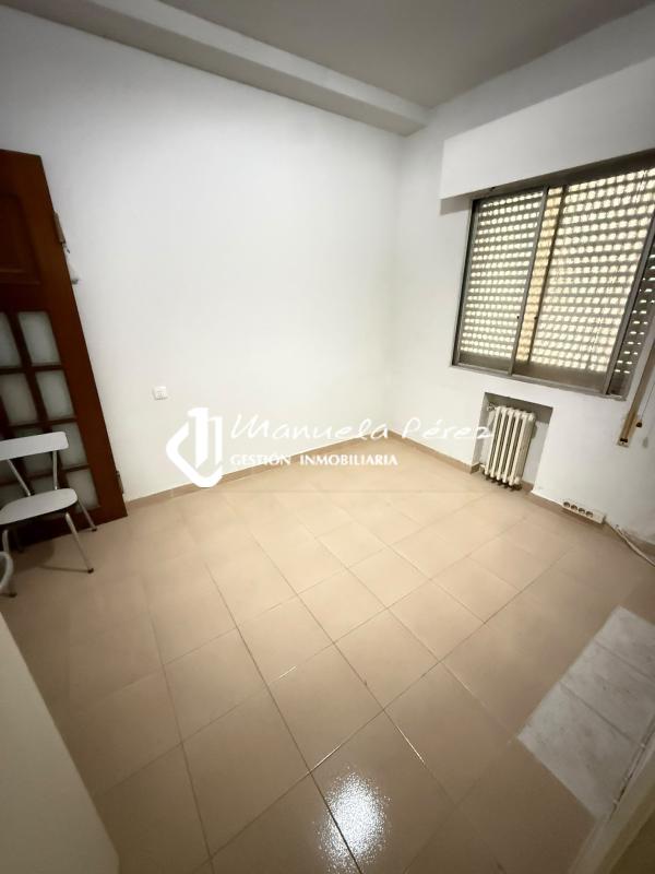Venta de piso en Avenida de España. Cáceres 12