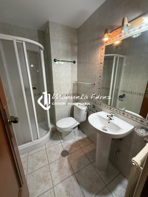 Venta de piso en Avenida de España. Cáceres 18