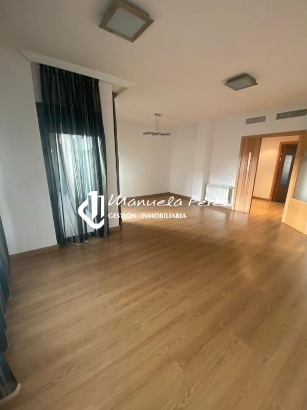 Venta de Piso en Calle Cueva de la Pasiega, Casa Plata Maltravieso, Cáceres 3