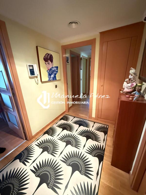 Venta de piso en Calle De la Mesta. Casa Plata. Cáceres 28