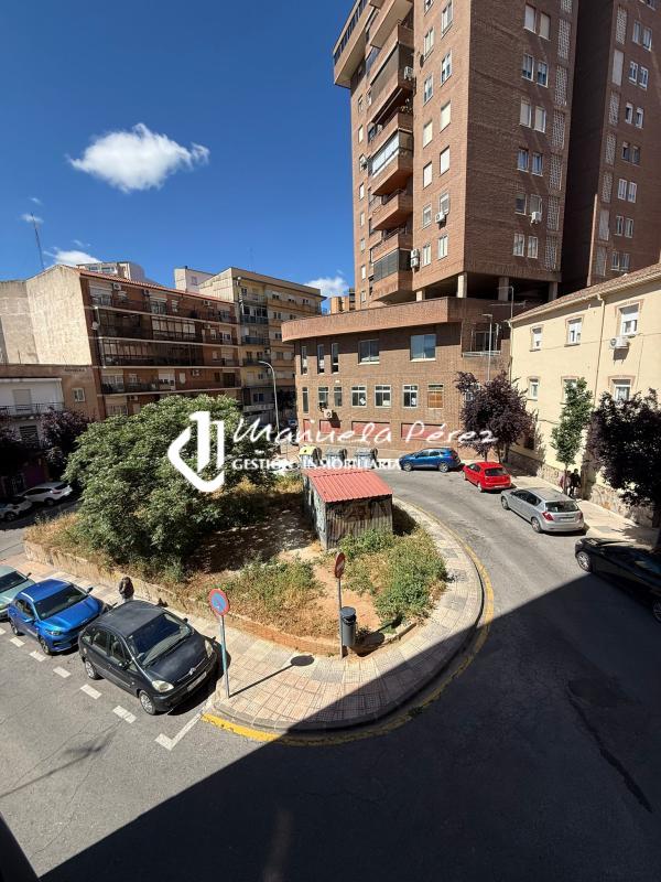 Venta de piso en León Leal. Cáceres