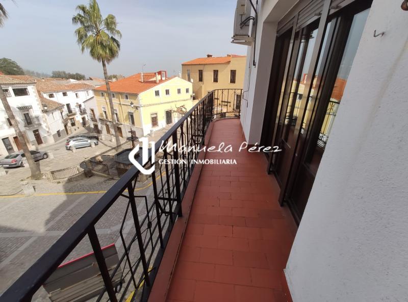 Venta de Piso en Montanchez , Plaza de Altozano 4
