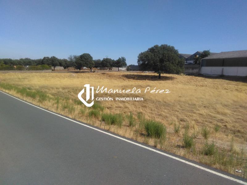 Venta de Solar Industrial en Casar de Cáceres 2