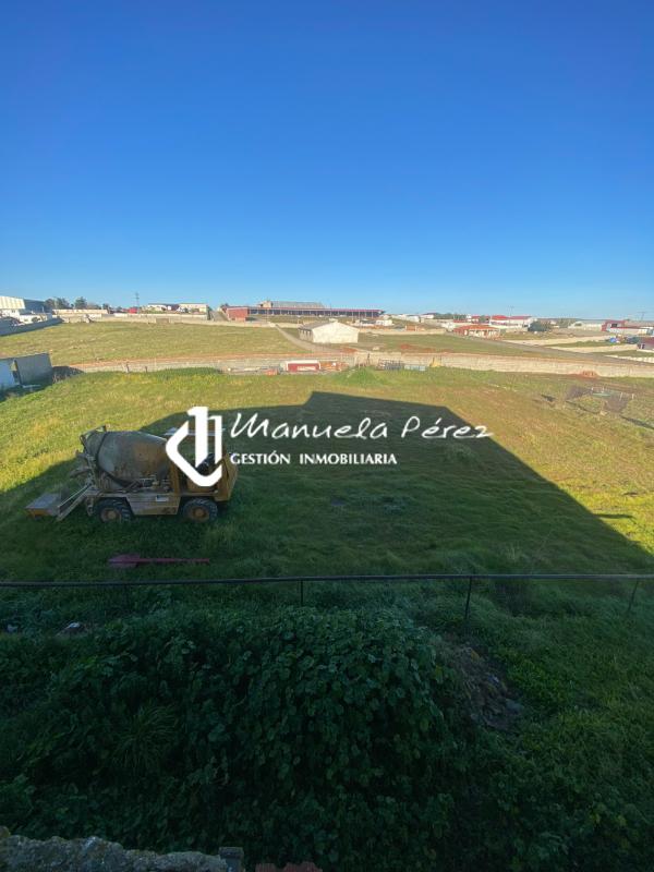 Venta de terreno con casa en Polígono Ganadero, Cáceres 9