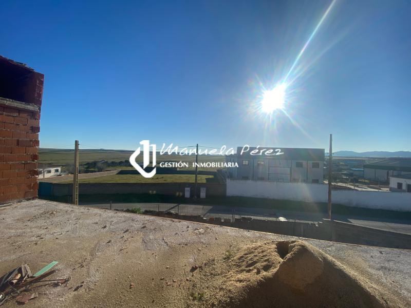 Venta de terreno con casa en Polígono Ganadero, Cáceres 7