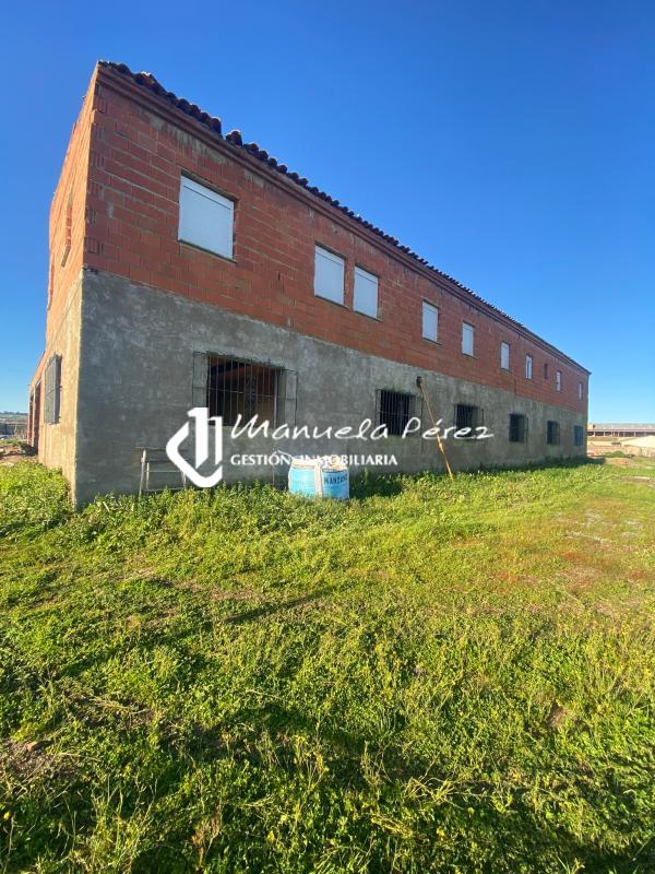 Venta de terreno con casa en Polígono Ganadero, Cáceres 4