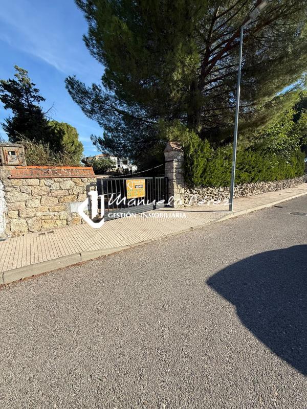 Venta de vivienda con parcela en polígono Las Arenas. Malpartida de Cáceres