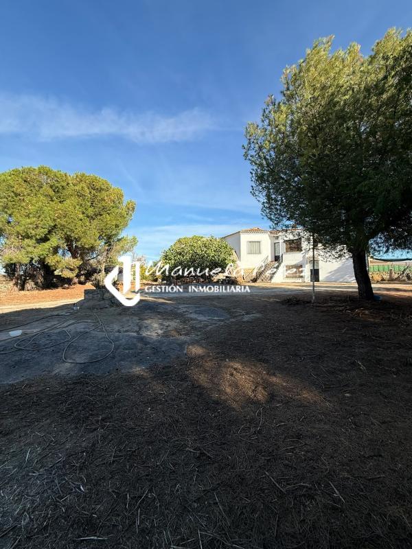 Venta de vivienda con parcela en polígono Las Arenas. Malpartida de Cáceres 6