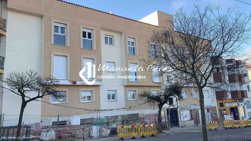 Venta de edificio en Avenida Las Lavanderas, Aguas Vivas. Cáceres 2